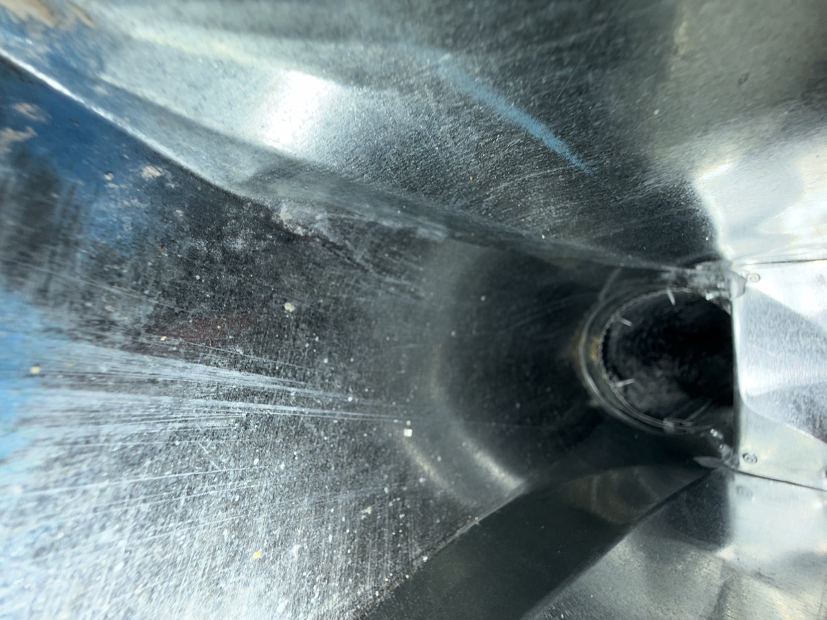 Clean duct interior with shiny metal