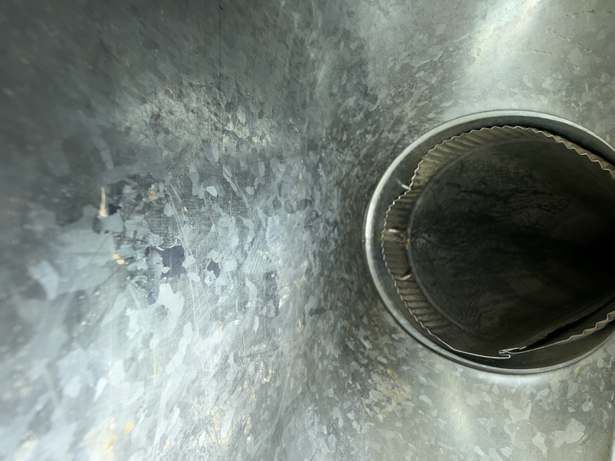 Spotless duct interior after cleaning