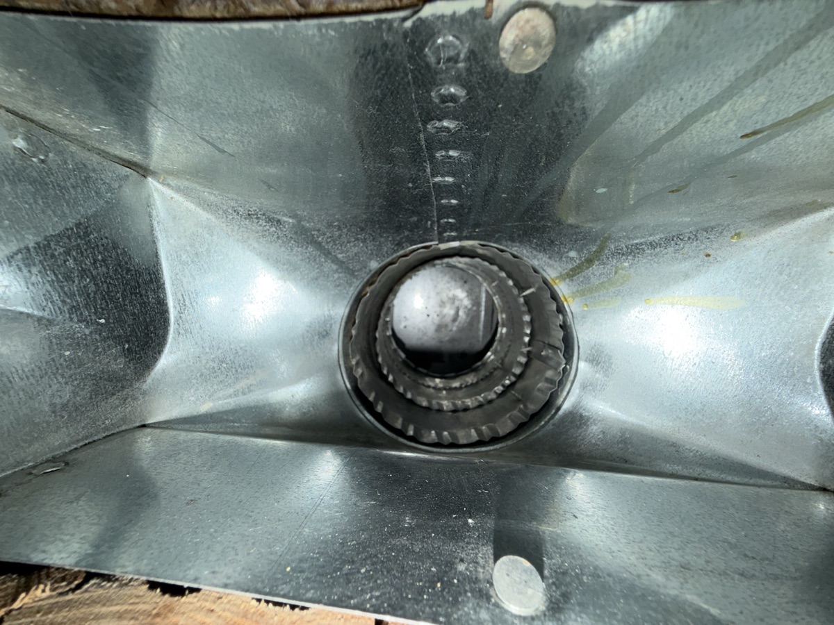 Clean trunk line interior